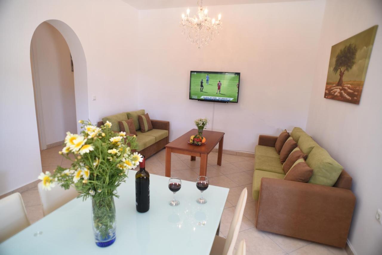 Bernie House 2 Apartment Melanes Ngoại thất bức ảnh