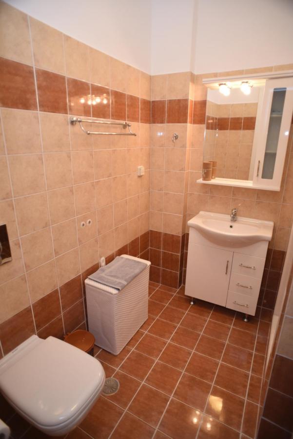 Bernie House 2 Apartment Melanes Ngoại thất bức ảnh